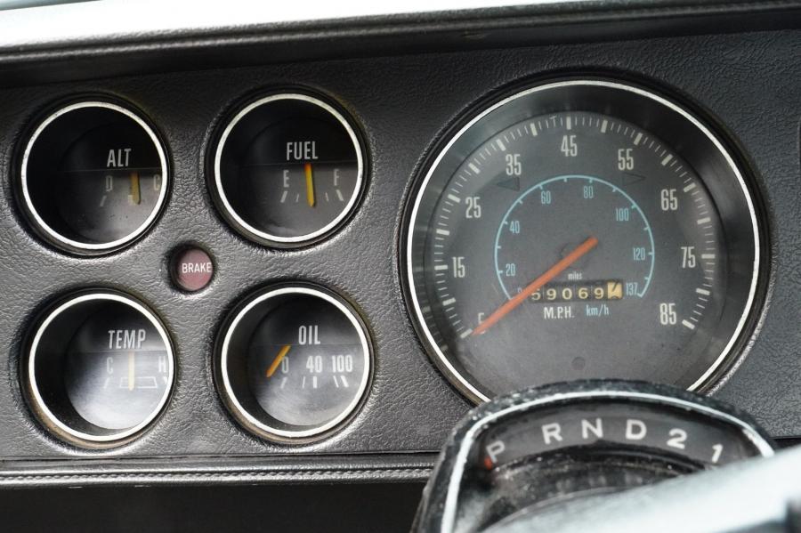 Панель приборов Dodge D100 Custom Pickup 1979 года  (фото 69 из 92)